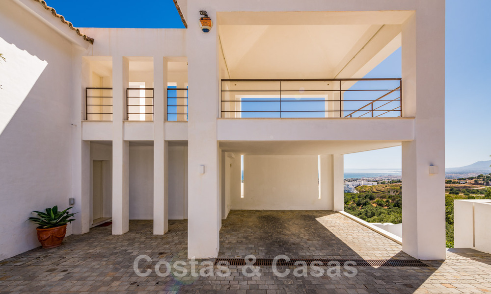 Contemporary, elevated luxury villa for sale with panoramic sea views situated in Marbella East 43840