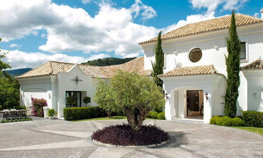Traditional luxury villa for sale in the very exclusive La Zagaleta Resort in Marbella - Benahavis 43393