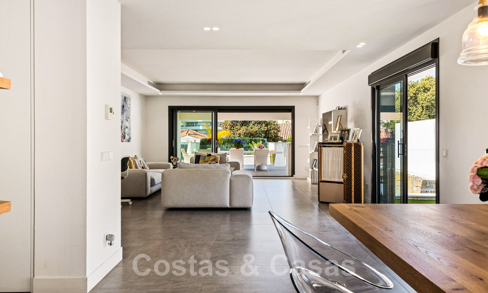 Modern villa for sale, situated on first line golf position with panoramic views of the green, extensive golf course in Marbella West 43896