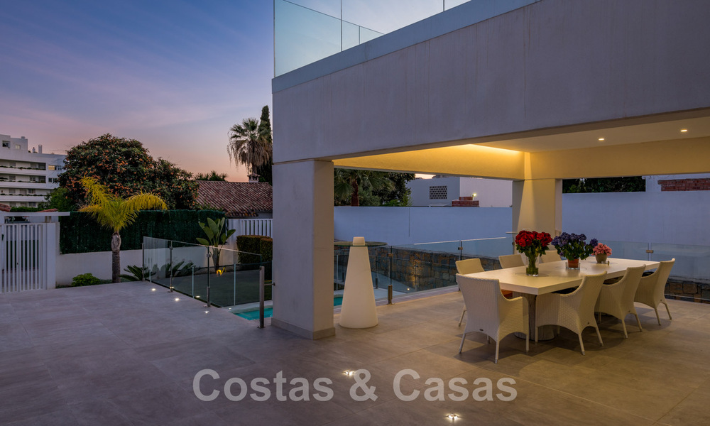 Modern villa for sale, situated on first line golf position with panoramic views of the green, extensive golf course in Marbella West 43904
