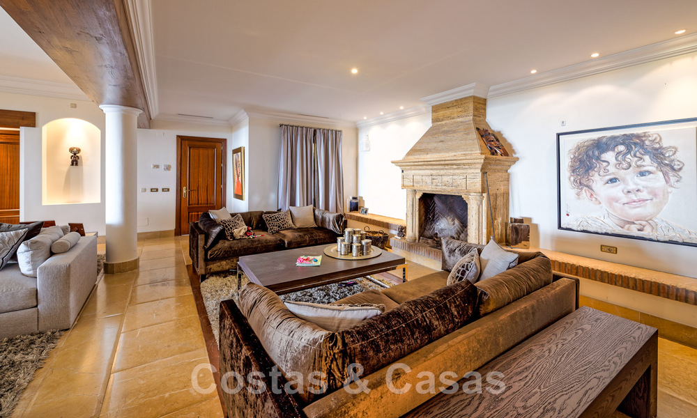 Spacious Mediterranean villa for sale with sea views in the La Zagaleta Resort in Marbella - Benahavis 43966