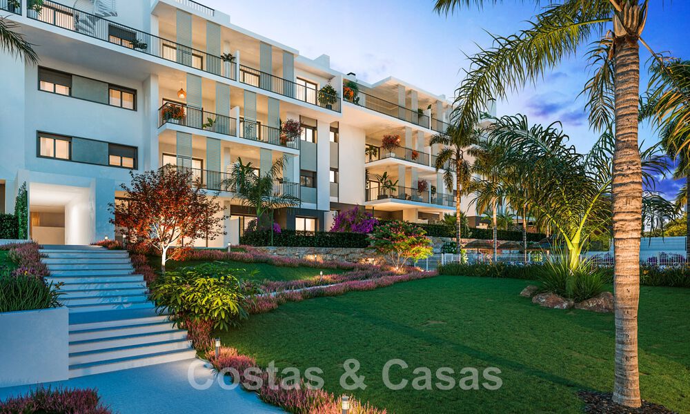 New, modern apartments at walking distance from the beach in the centre of Estepona, Costa del Sol 43934