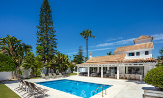 Luxury villa for sale in Mediterranean style, in a secluded and secure community within walking distance of amenities in Nueva Andalucia, Marbella 43669 