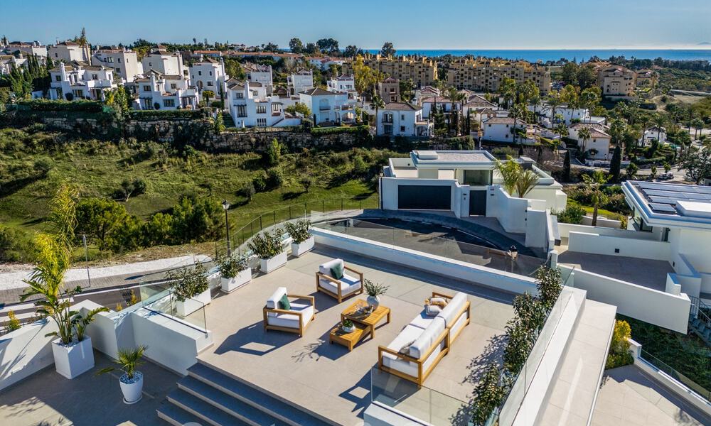 Ready to move in! Spectacular luxury villas for sale in contemporary architecture situated in a golf resort on the New Golden Mile between Marbella and Estepona 63158