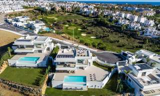 Ready to move in! Spectacular luxury villas for sale in contemporary architecture situated in a golf resort on the New Golden Mile between Marbella and Estepona 63160 