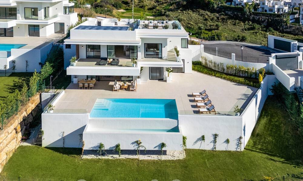 Ready to move in! Spectacular luxury villas for sale in contemporary architecture situated in a golf resort on the New Golden Mile between Marbella and Estepona 63161