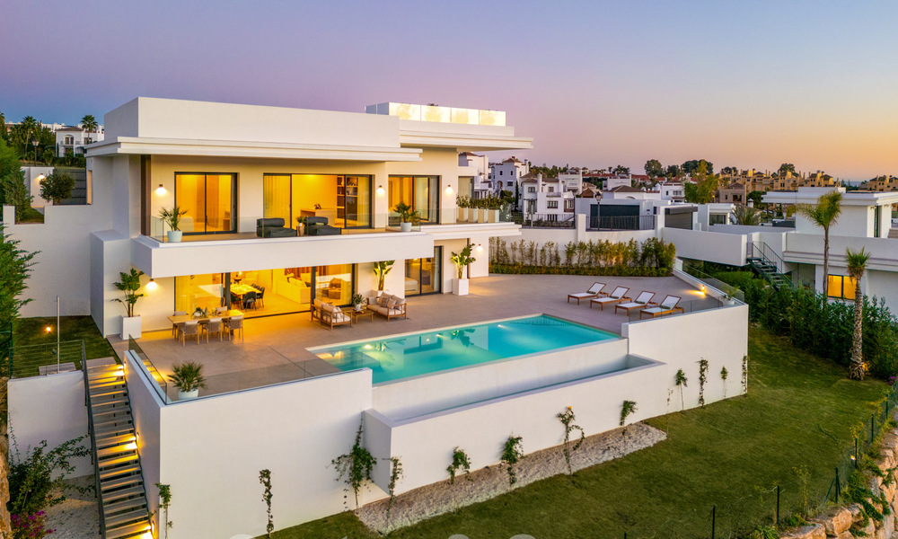 Ready to move in! Spectacular luxury villas for sale in contemporary architecture situated in a golf resort on the New Golden Mile between Marbella and Estepona 63163