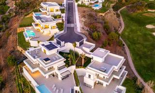 Ready to move in! Spectacular luxury villas for sale in contemporary architecture situated in a golf resort on the New Golden Mile between Marbella and Estepona 63165 