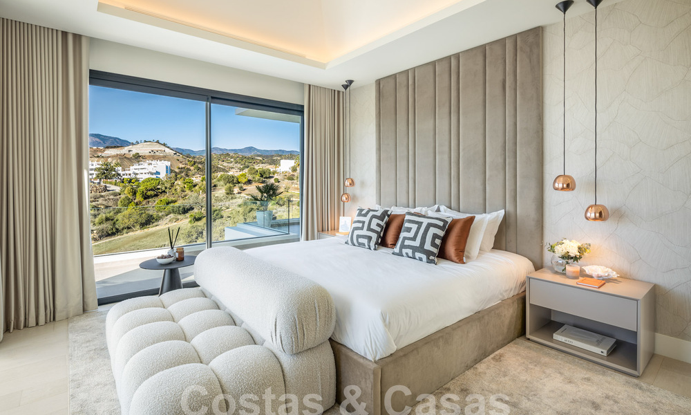 Spectacular luxury villas for sale in contemporary architecture situated in a golf resort on the New Golden Mile between Marbella and Estepona 63167