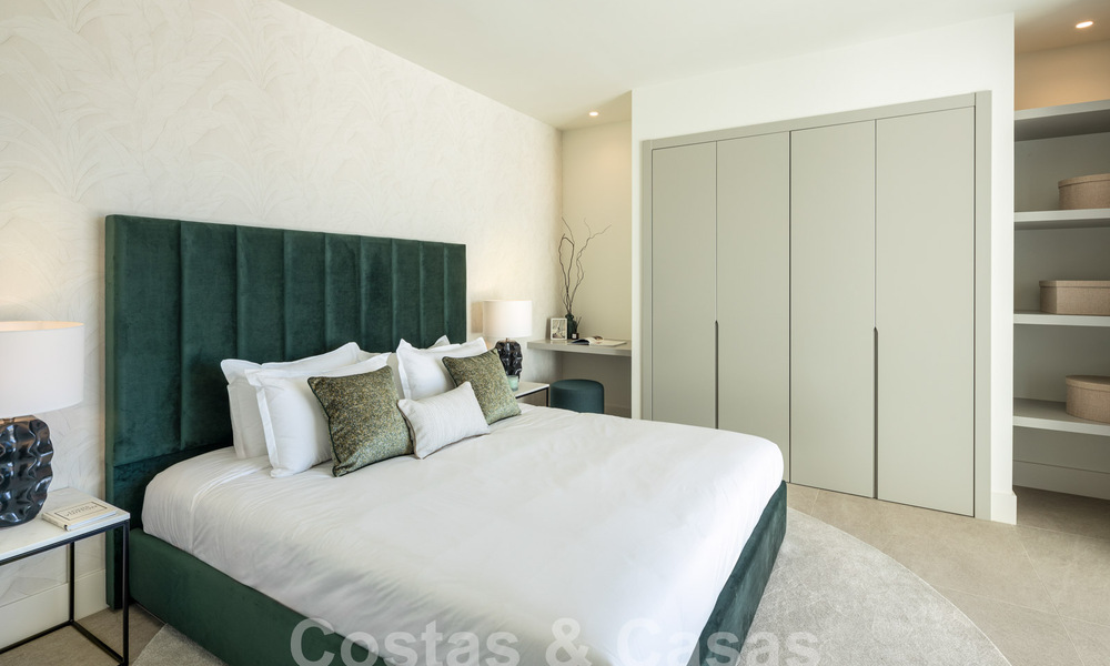 Spectacular luxury villas for sale in contemporary architecture situated in a golf resort on the New Golden Mile between Marbella and Estepona 63170
