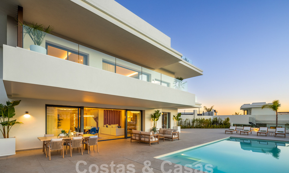 Ready to move in! Spectacular luxury villas for sale in contemporary architecture situated in a golf resort on the New Golden Mile between Marbella and Estepona 63187