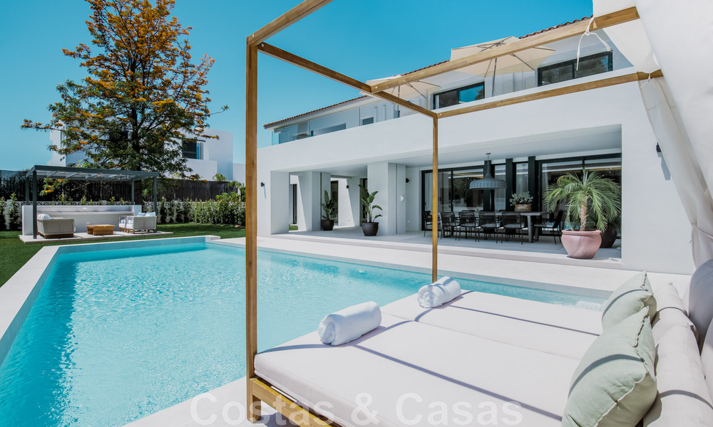 New, ready to move in luxury villa in modern style at walking distance from the beach in a privileged area of Guadalmina Baja in Marbella 43811