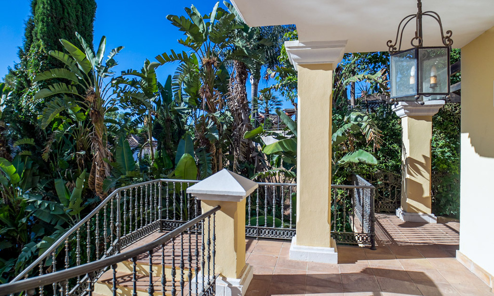 Classic Spanish luxury villa for sale in gated community and frontline golf with stunning views over La Quinta golf course, Benahavis - Marbella 44101