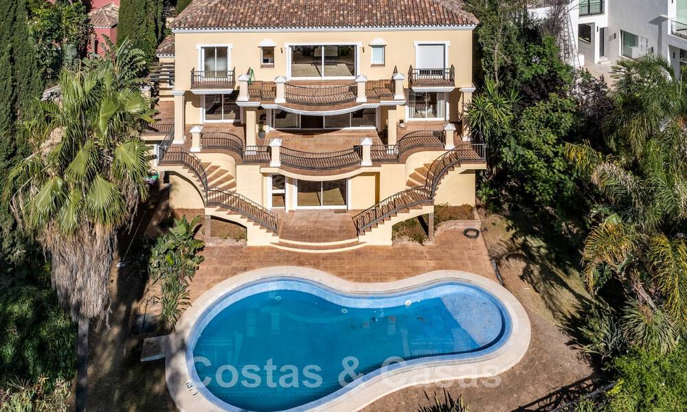Classic Spanish luxury villa for sale in gated community and frontline golf with stunning views over La Quinta golf course, Benahavis - Marbella 44107