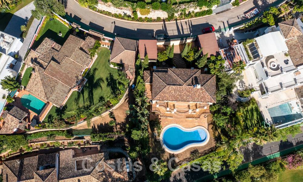 Classic Spanish luxury villa for sale in gated community and frontline golf with stunning views over La Quinta golf course, Benahavis - Marbella 44110