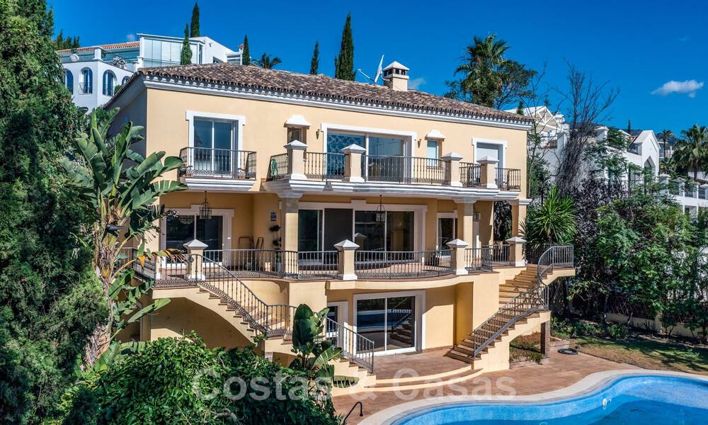 Classic Spanish luxury villa for sale in gated community and frontline golf with stunning views over La Quinta golf course, Benahavis - Marbella 44114