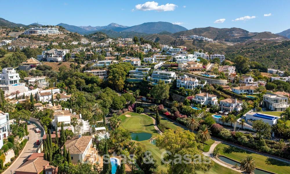 Classic Spanish luxury villa for sale in gated community and frontline golf with stunning views over La Quinta golf course, Benahavis - Marbella 44117