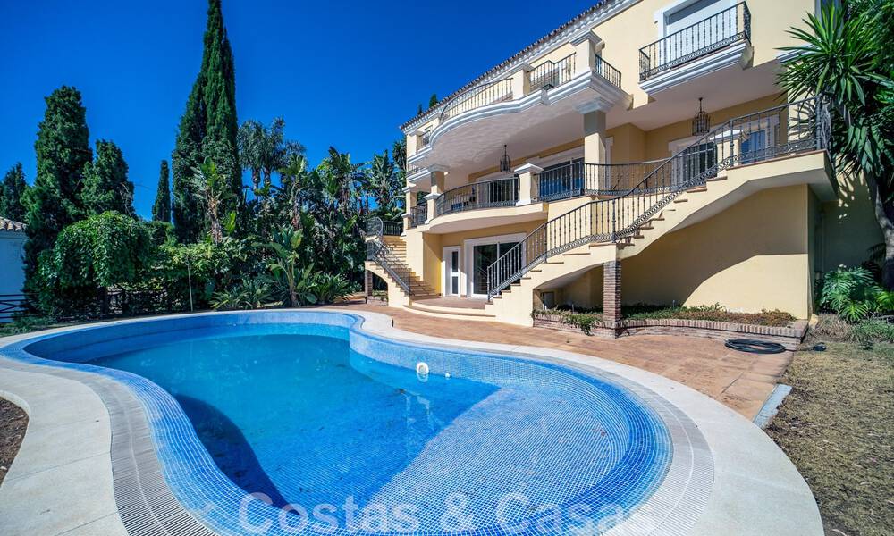 Classic Spanish luxury villa for sale in gated community and frontline golf with stunning views over La Quinta golf course, Benahavis - Marbella 44120