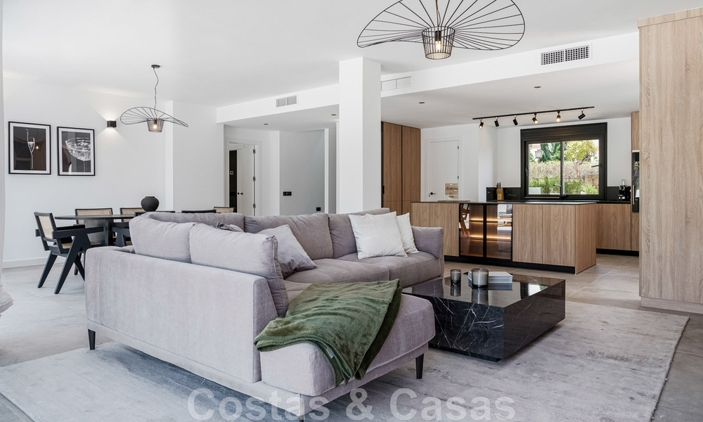 Fully refurbished luxury penthouse for sale in Scandinavian style with extensive terraces on the Golden Mile of Marbella 44258