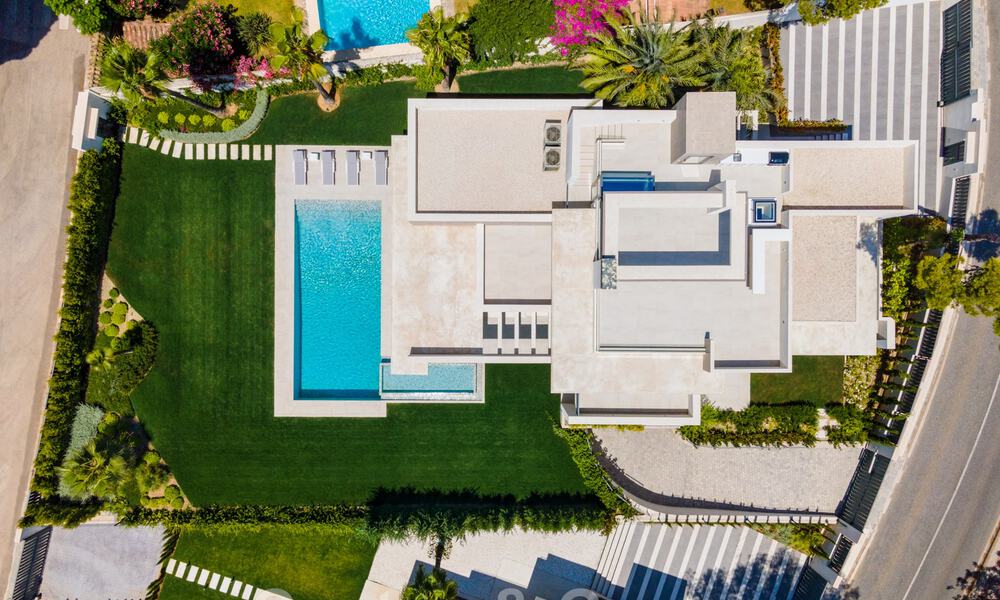 Impressive, modern luxury villa with stunning sea views for sale in a desirable urbanisation on the Golden Mile of Marbella 44546
