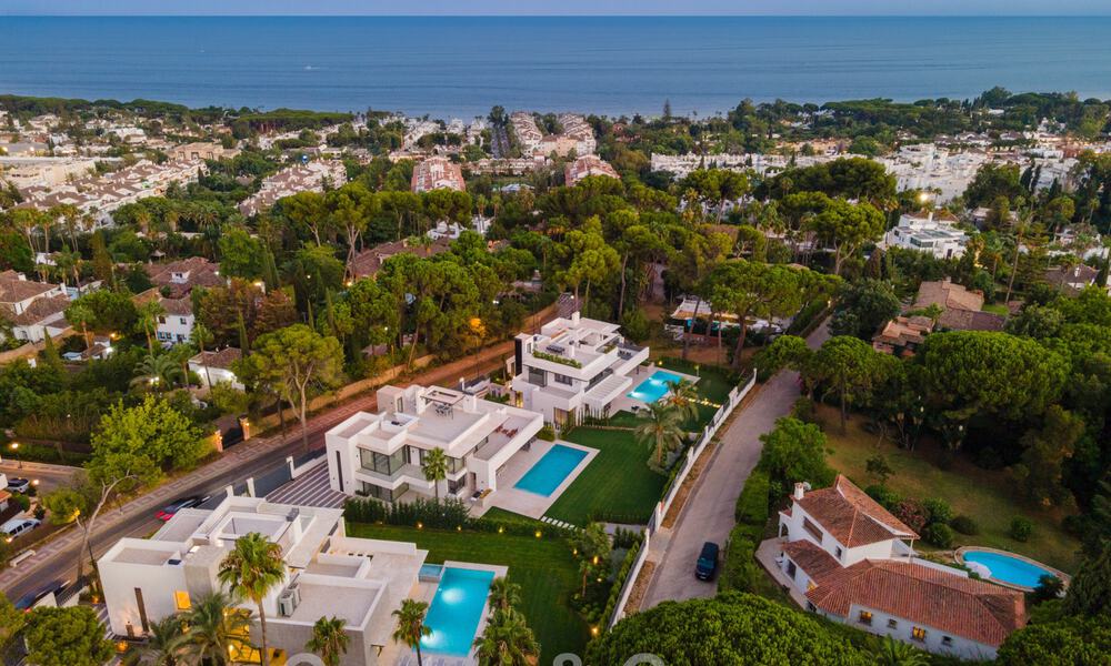 Impressive, modern luxury villa with stunning sea views for sale in a desirable urbanisation on the Golden Mile of Marbella 44552