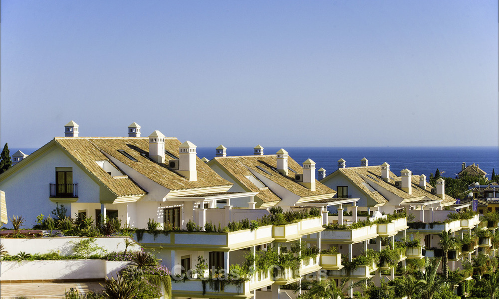 Luxury apartment for sale on the Golden Mile between central Marbella and Puerto Banus 17228