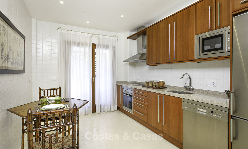 Luxury apartment for sale on the Golden Mile between central Marbella and Puerto Banus 17237