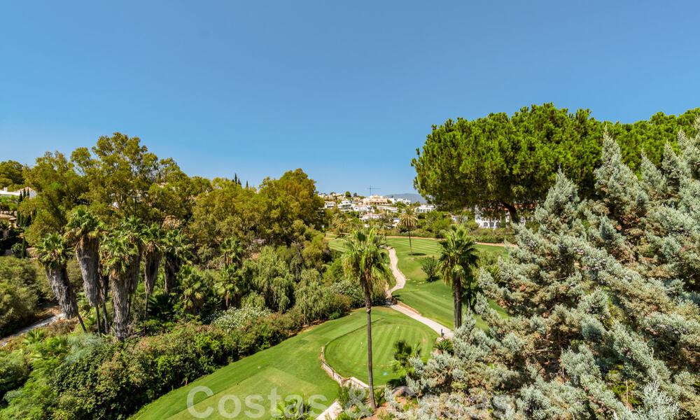 Bright Mediterranean townhouse for sale with the possibility to extend, frontline golf in La Quinta in Benahavis - Marbella 44571