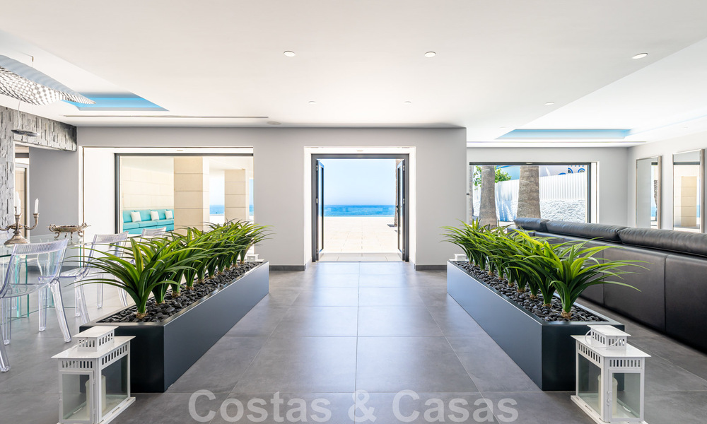 Avant-garde beach villa in a sleek modern style for sale, frontline beach in Mijas Costa, Costa del Sol 44414