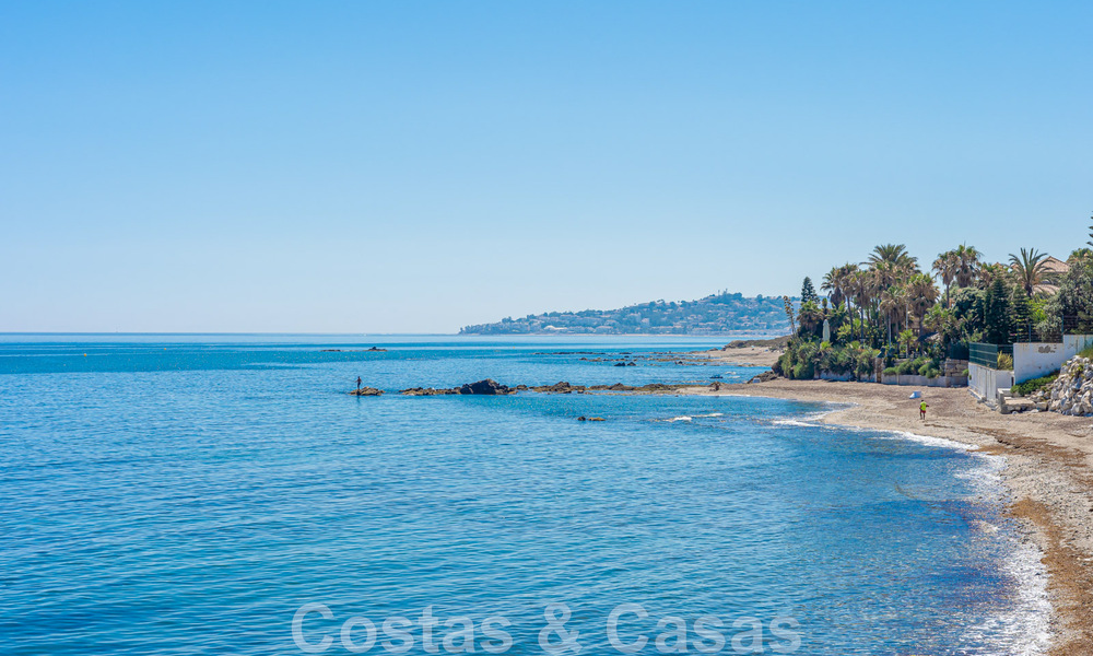 Avant-garde beach villa in a sleek modern style for sale, frontline beach in Mijas Costa, Costa del Sol 44458