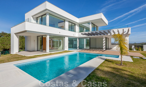 New, contemporary villa for sale with open views to the golf courses of the coveted golf resort La Cala Golf, Mijas 44656