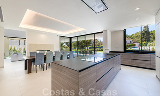 Contemporary, luxury villa for sale close to all amenities in a highly sought after residential community on the Golden Mile of Marbella 44852 