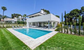 Contemporary, luxury villa for sale close to all amenities in a highly sought after residential community on the Golden Mile of Marbella 44860 