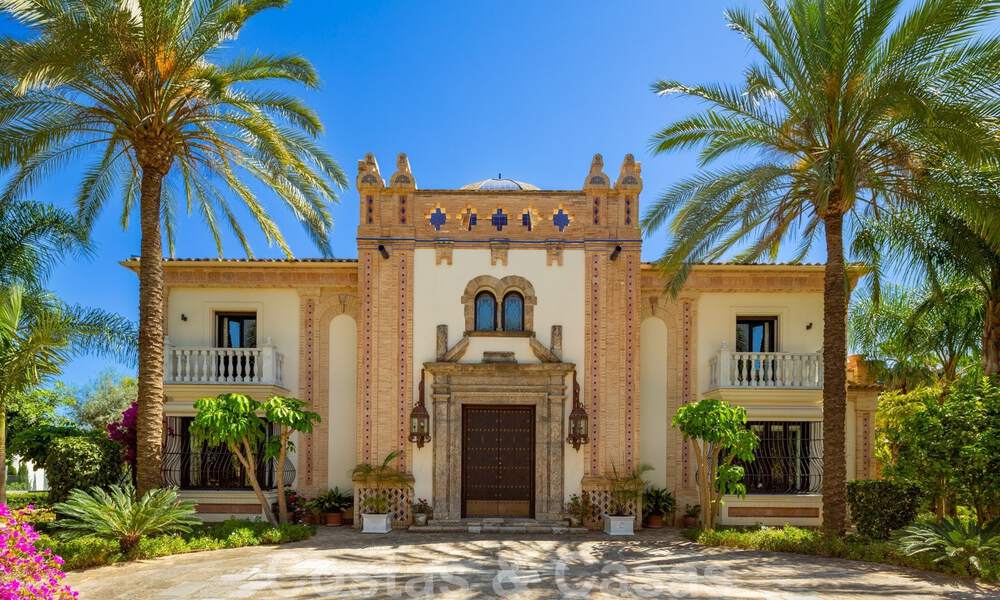 Majestic, high-end luxury villa for sale with panoramic sea views in a gated community on the Golden Mile of Marbella 44758
