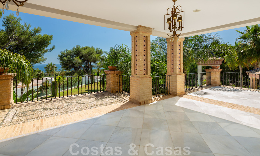 Majestic, high-end luxury villa for sale with panoramic sea views in a gated community on the Golden Mile of Marbella 44759