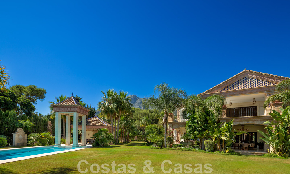 Majestic, high-end luxury villa for sale with panoramic sea views in a gated community on the Golden Mile of Marbella 44765