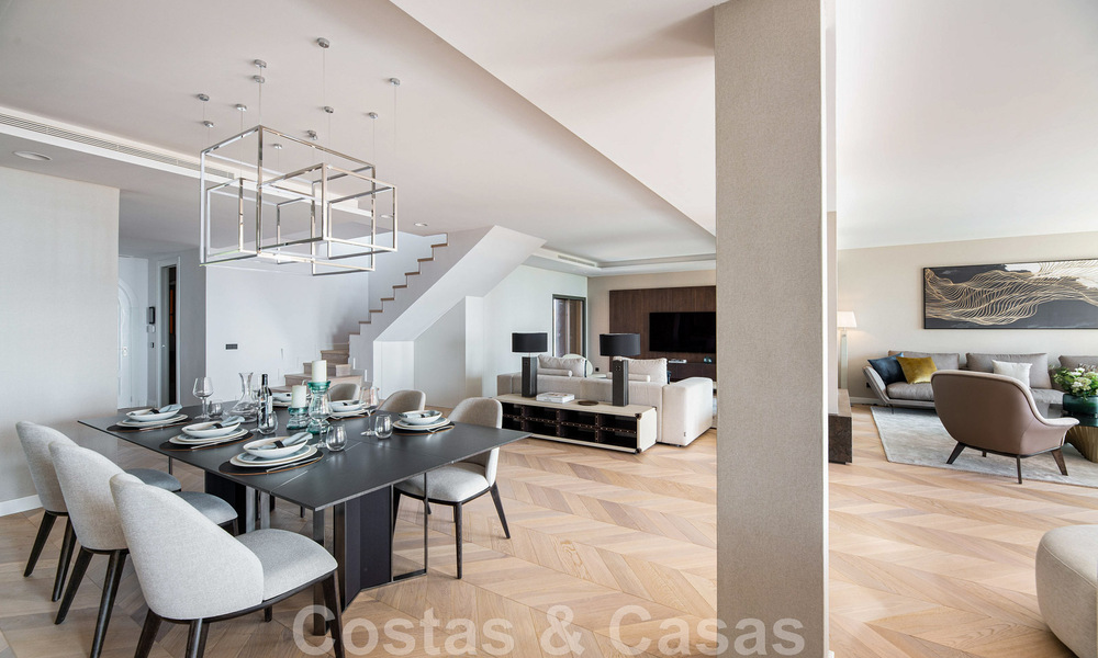 Modern renovated duplex penthouse, with panoramic sea views in a 24h security complex in Nueva Andalucia, Marbella 45370