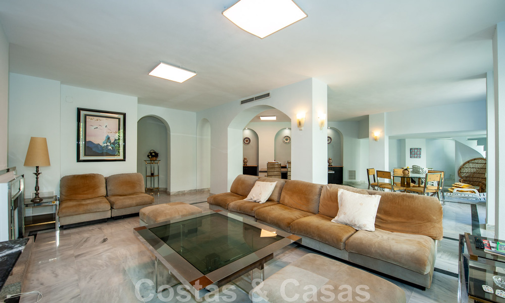 Fantastic apartment for sale with spacious terrace and private pool, second-line beach in Marbella centre 44937