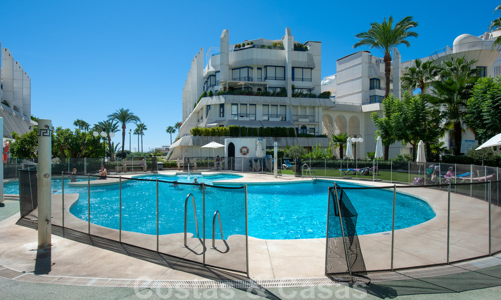 Fantastic apartment for sale with spacious terrace and private pool, second-line beach in Marbella centre 44945