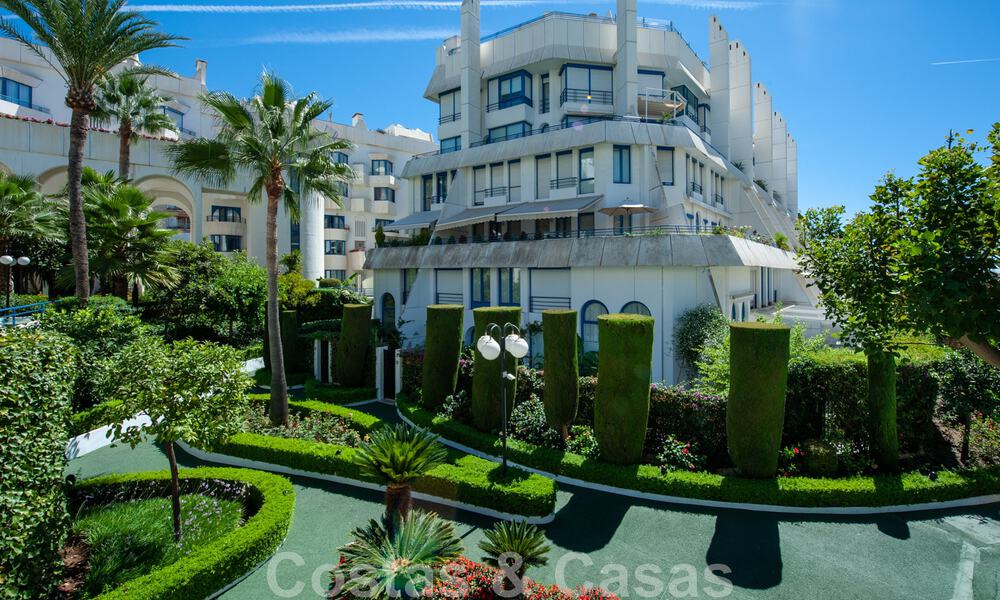 Fantastic apartment for sale with spacious terrace and private pool, second-line beach in Marbella centre 44946