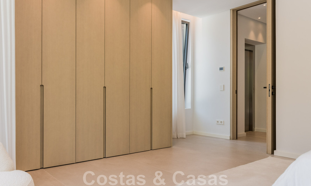 Spanish designer villa for sale, steps from golf course in Marbella - Benahavis 45475