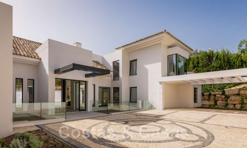 Spanish designer villa for sale, steps from golf course in Marbella - Benahavis 45497
