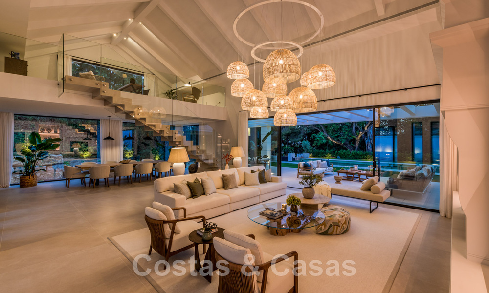 Spanish designer villa for sale, steps from golf course in Marbella - Benahavis 45502