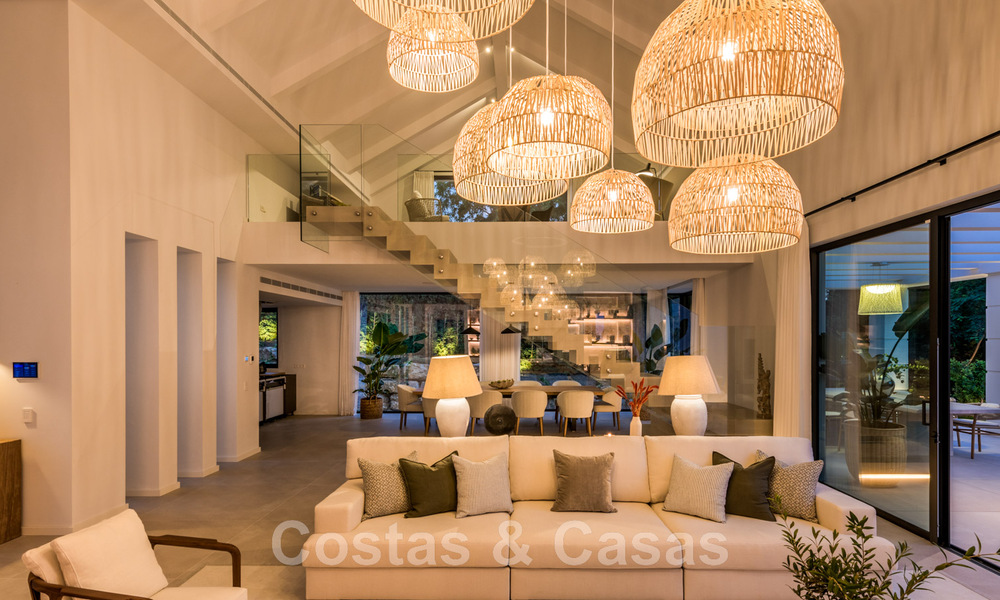 Spanish designer villa for sale, steps from golf course in Marbella - Benahavis 45503