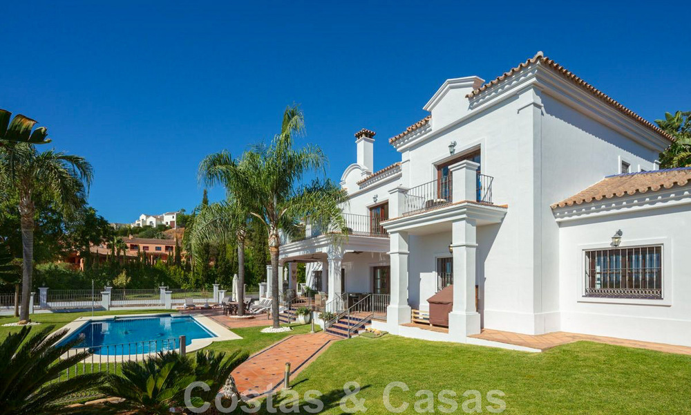Spacious, charming luxury villa for sale, in a preferred residential urbanisation on the New Golden Mile, Benahavis - Marbella 45605