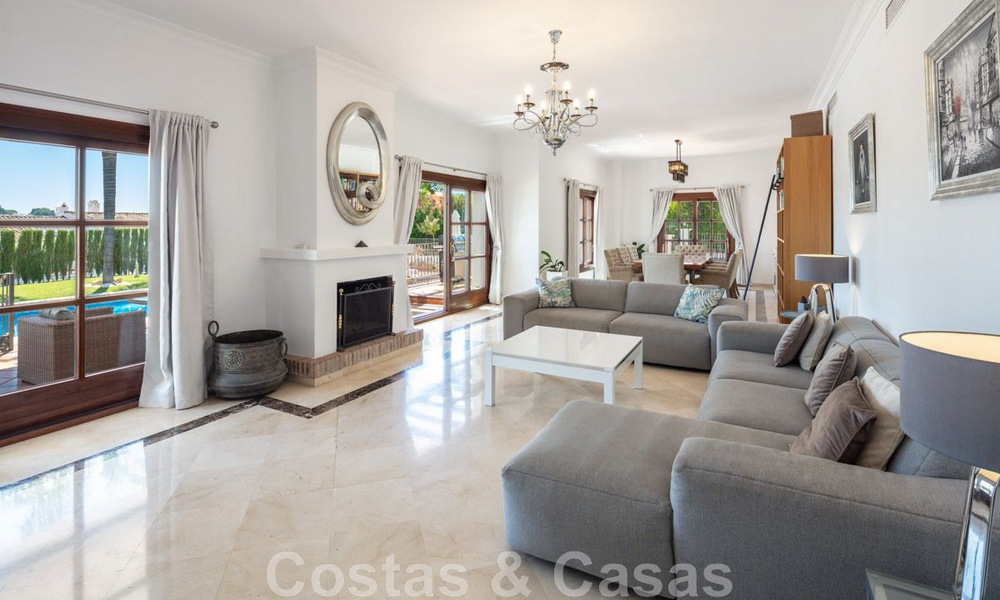 Spacious, charming luxury villa for sale, in a preferred residential urbanisation on the New Golden Mile, Benahavis - Marbella 45607