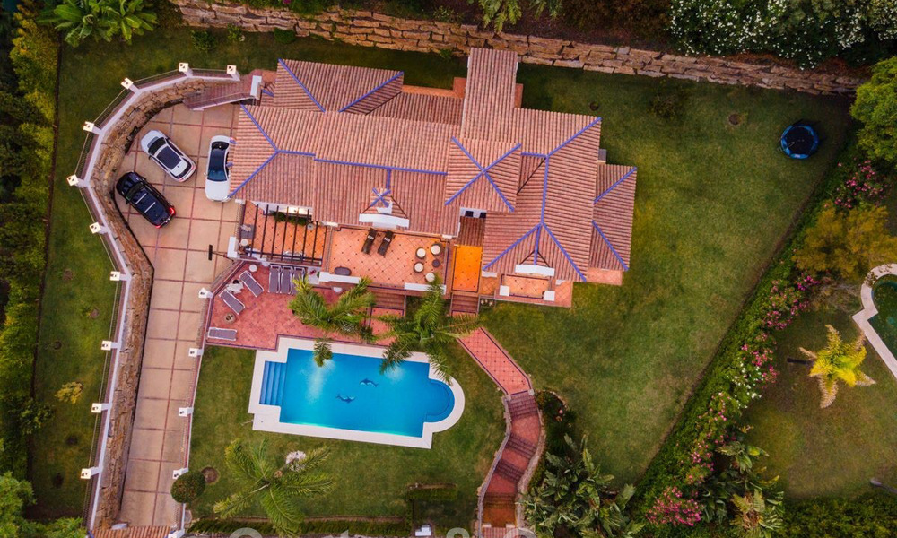 Spacious, charming luxury villa for sale, in a preferred residential urbanisation on the New Golden Mile, Benahavis - Marbella 45621