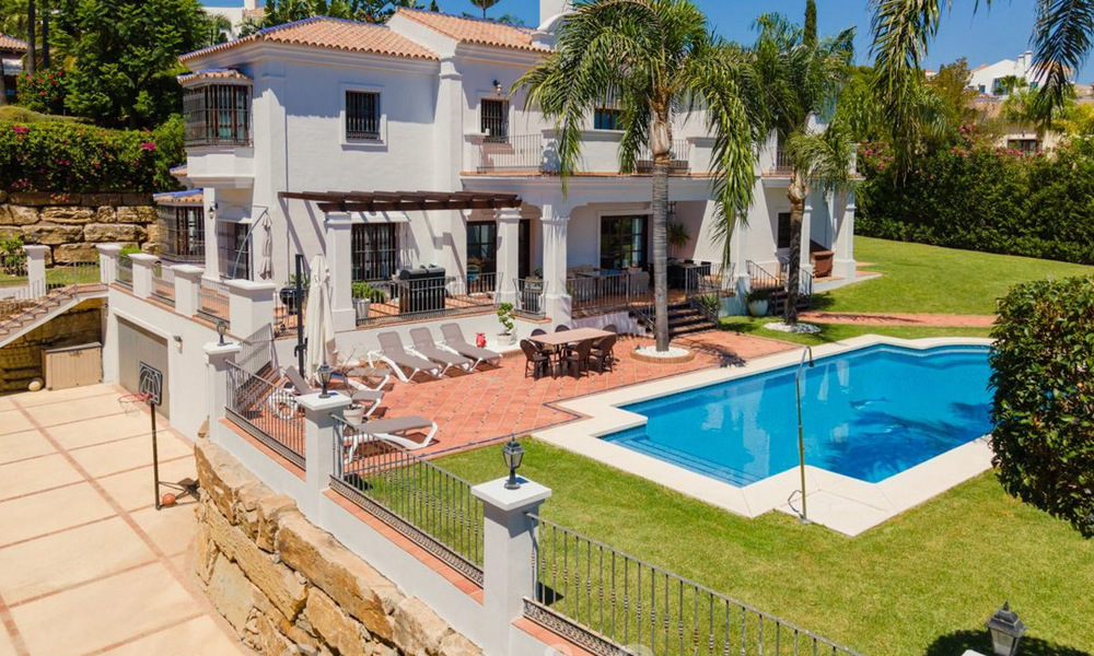 Spacious, charming luxury villa for sale, in a preferred residential urbanisation on the New Golden Mile, Benahavis - Marbella 45622