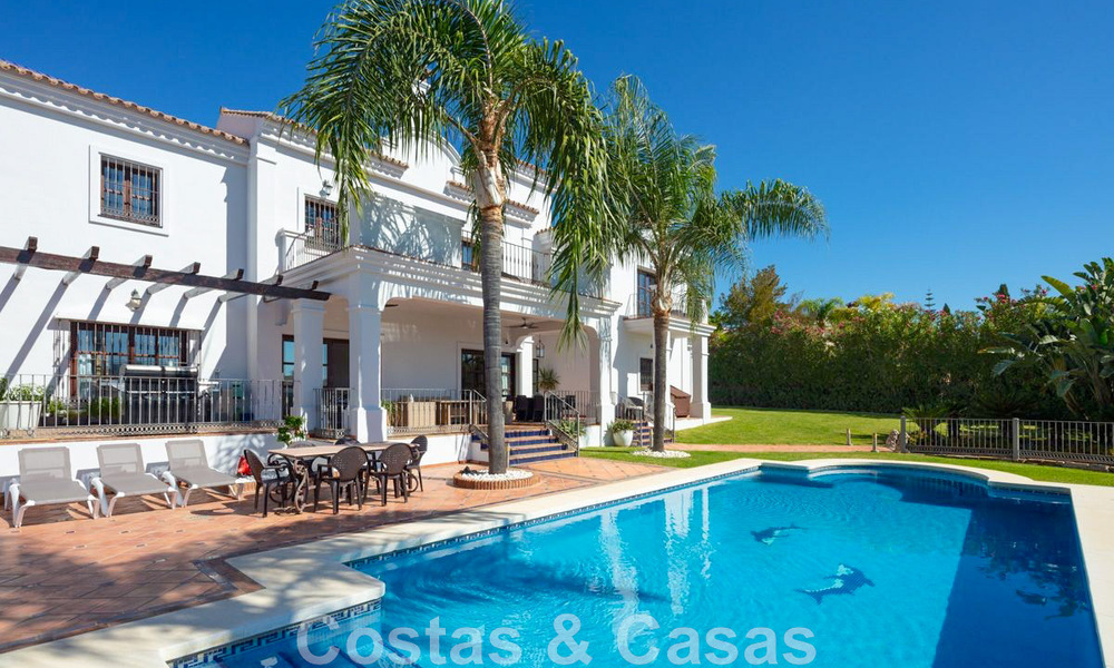 Spacious, charming luxury villa for sale, in a preferred residential urbanisation on the New Golden Mile, Benahavis - Marbella 45626