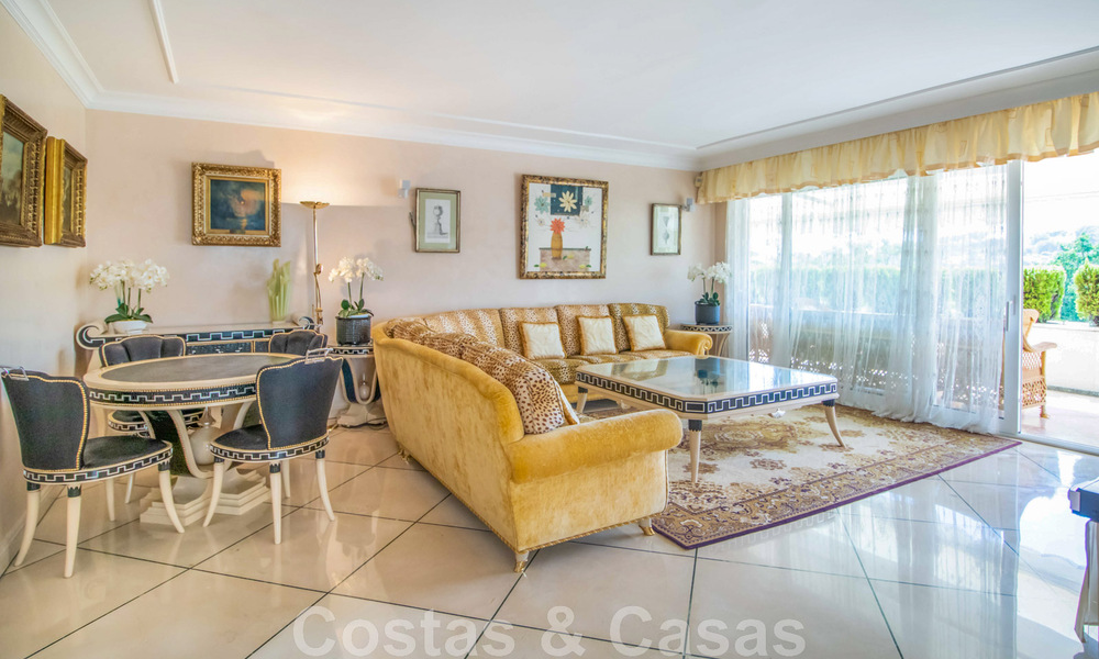 Penthouse for sale in exclusive complex with permanent security, frontline golf in the heart of Nueva Andalucia 45259